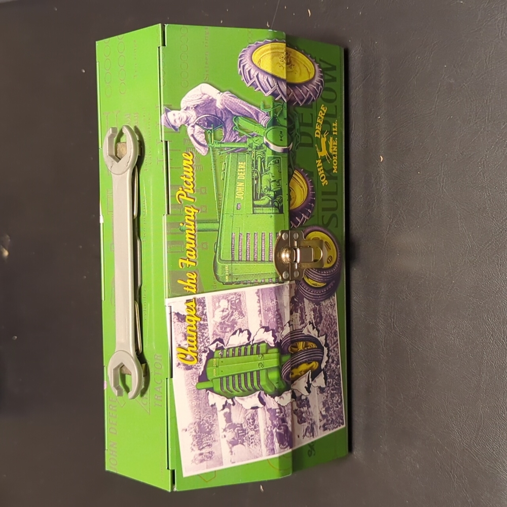 John Deere Tractor 🚜 Metal Tin Container Decoration